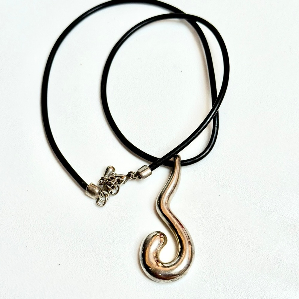 Modern Swirl Pendant Necklace Black Cord Silver‎ Tone Abstract Pendant